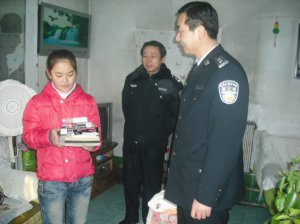 鱼水情深 警民架起和谐桥